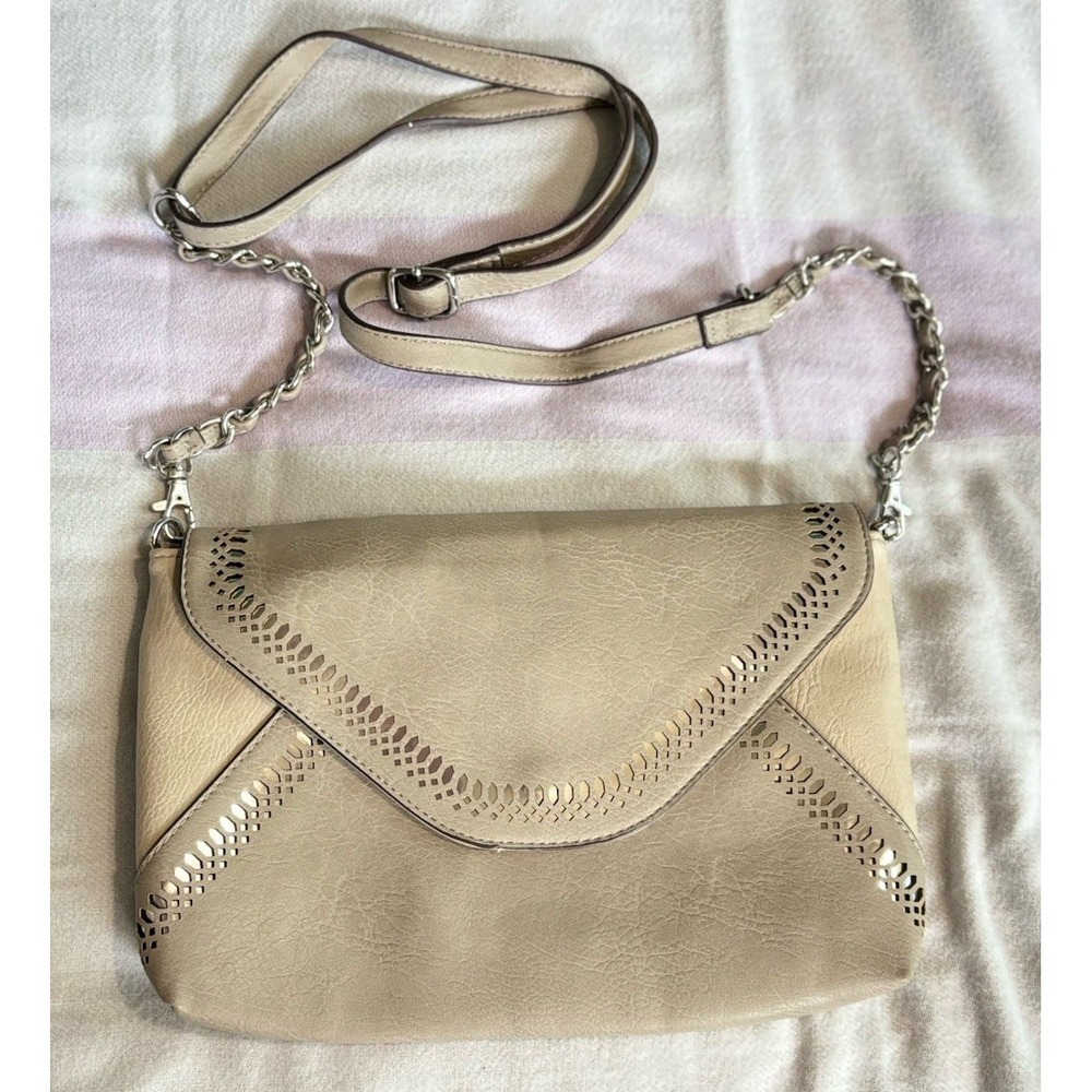 Jessica Simpson Tan/Silver Crossbody Clutch‎ Chain/Strap Purse Tassel Logo